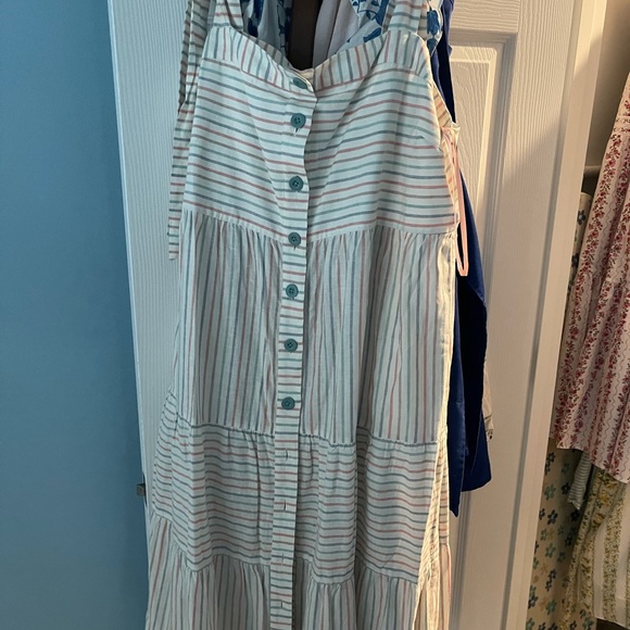 Gal meets glam Connie - Picture 2 of 2